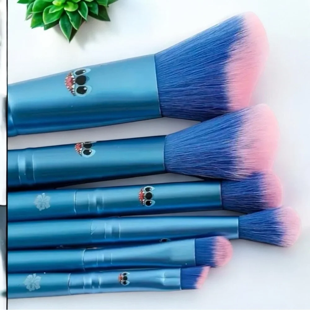 Stitch Makeup Brush 6 Piece Set in Blue with Pink tip